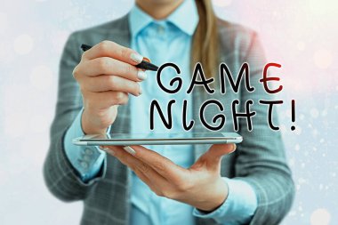 Oyun Gecesi'ni gösteren metin işareti. Kavramsal fotoğraf genellikle onun arkadaşları ile poker gibi yetişkin oyun tarihleri denir.