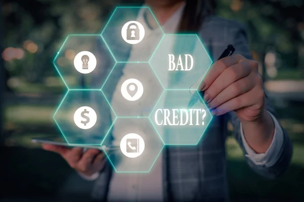 Skriveseddel som viser Bad Creditquestion. Forretningsfoto som viser manglende evne av en demonstrasjon til å tilbakebetale en gjeld i tide og fullt ut . – stockfoto