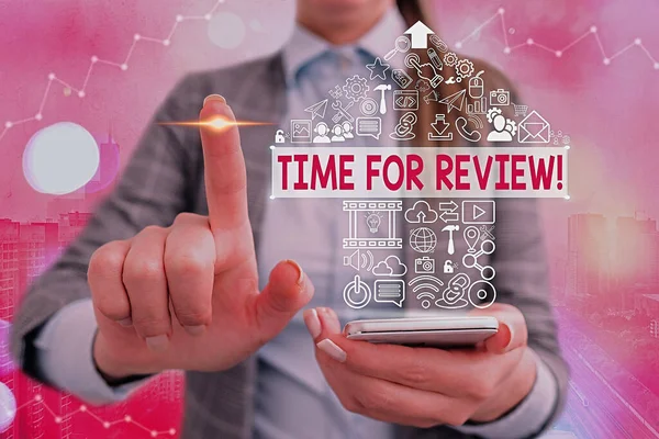 Scrie un bilet care arată Time For Review. Fotografie de afaceri care prezintă revizuirea unui sistem sau a unei situații în examinarea sa formală . — Fotografie, imagine de stoc