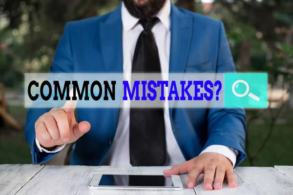 Skriva lapp som visar vanliga misstag fråga. Företagsfoto visa upp upprepade handling eller bedömning missriktad eller fel. — Stockfoto