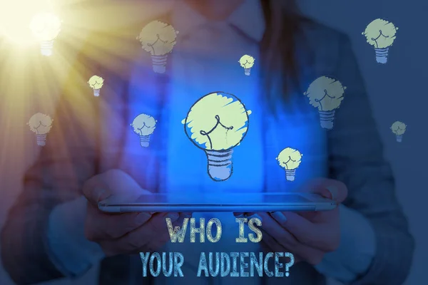 Writing note showing Who Is Your Audience Question. Business photo showcasing who is watching or listening to it. — 스톡 사진