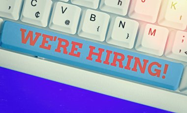 Yeniden işe aldığımız el yazısı metni. Uygulamaları gözden geçirme ve aday bulma sürecini kavramsallaştır.