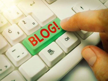 Blog'u gösteren metin işareti. Kavramsal fotoğraf, bireysel veya grup tarafından işletilen düzenli olarak güncellenen web sitesi web sayfası.