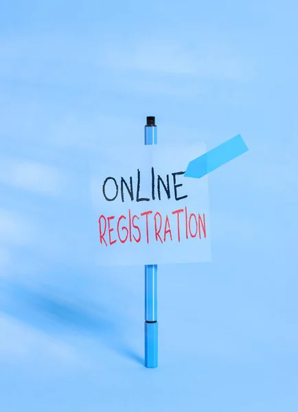 Konzeptionelle Handschrift, die die Online-Registrierung zeigt. Business-Foto präsentiert System zur Anmeldung oder Registrierung über das Internet Kugelschreiber Pfeil Banner friedlich cool Hintergrund. — Stockfoto