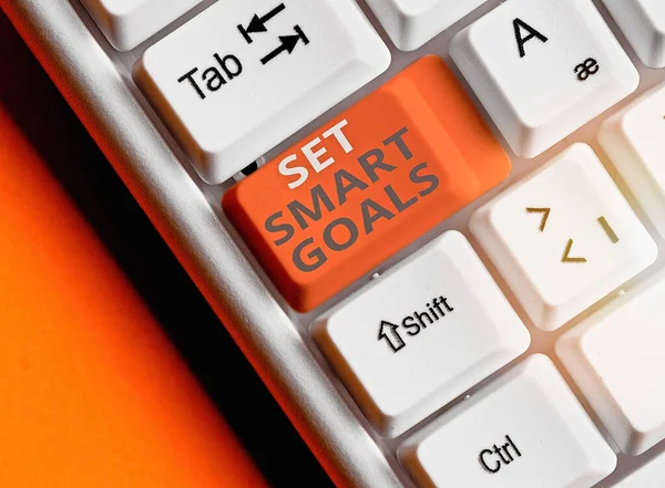 Konceptuell handstil som visar Set Smart Goals. Företagsfoto text med kriterier för att vägleda vid fastställandet av mål. — Stockfoto