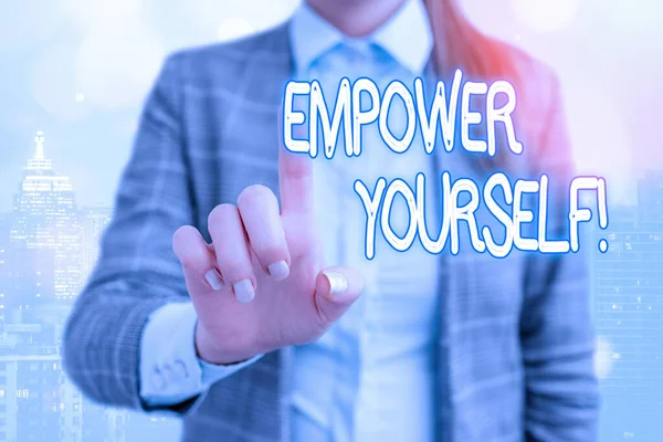 El yazısı metin yazma Empower Yourself. Yaşam hedeflerimizi kontrol altına almak ve seçimler yapmak anlamına gelen kavram. — Stok fotoğraf