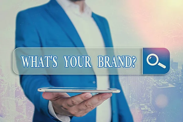 Знак с надписью What Your Brand. Концептуальная фотография с вопросом о логотипе продукта делает или что вы общаетесь . — стоковое фото