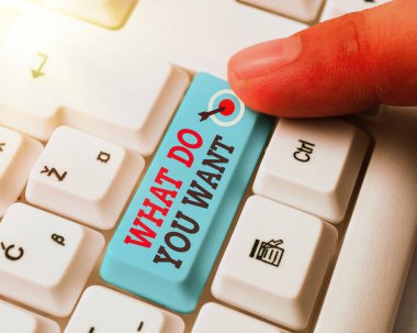 Ne İstiyorsanız gösteren metin işareti. Birine bir şey sunmak veya ihtiyacını sormak için kullanılan kavramsal fotoğraf.