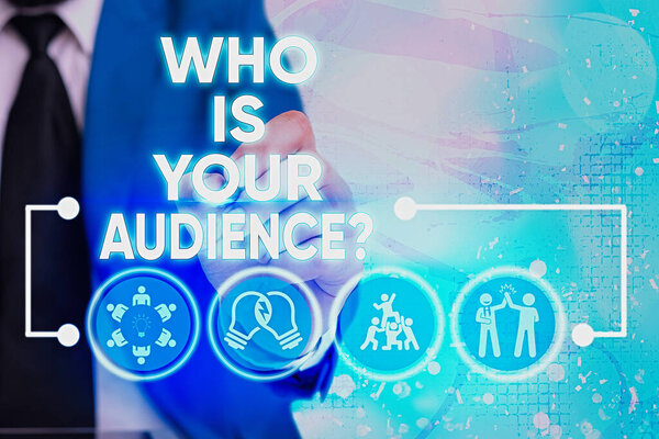 Почерк написания текста "Кто твоя аудитория". Понятие, означающее, кто смотрит или слушает его
.