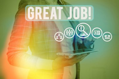 Harika bir iş çıkardığını gösteren bir mesaj. Birine iyi bir şey yaptığını söyleyen kavramsal bir fotoğraf..