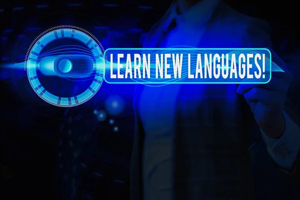 Texto de escritura a mano Aprender nuevos idiomas. Concepto que significa desarrollar la capacidad de comunicarse en lengua extranjera . —  Fotos de Stock