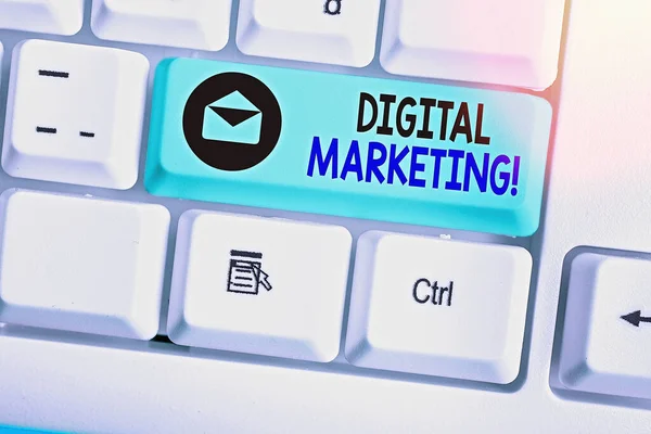 Nota de Escritura que muestra Marketing Digital. Fotografía comercial que muestra productos o servicios del mercado utilizando tecnologías en Internet . — Foto de Stock