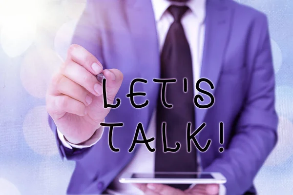 Texto de escrita de palavras Let Talk. Conceito de negócio para eles estão sugerindo iniciar uma conversa sobre um tópico específico . — Fotografia de Stock