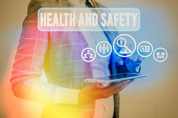 Sinal de texto mostrando Saúde e Segurança. Procedimentos fotográficos conceptuais destinados a prevenir acidentes no local de trabalho . — Fotografia de Stock