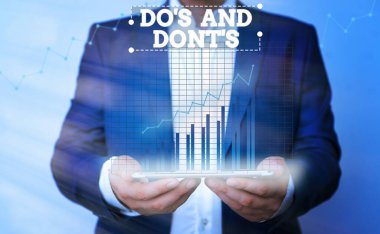 Bazı faaliyet veya eylemlerle ilgili Kuralları veya gelenekleri sergileyen Do S And Dont S. Business fotoğrafını gösteren kavramsal el yazısı.