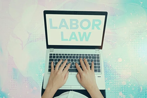 Signe texte montrant la loi du travail. Règles conceptuelles en matière de photo relatives aux droits et responsabilités des travailleurs . — Photo