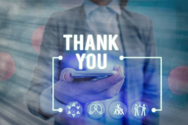 Teşekkür eden kavramsal el yazısı. Bir hediye veya servisi kabul ederken kullanılan kibar bir ifadeyi gösteren iş fotoğrafı.