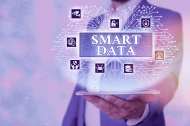 Akıllı Verileri gösteren metin işareti. Daha fazla konsolidasyon için biçimlendirilmiş kavramsal fotoğraf dijital bilgi.