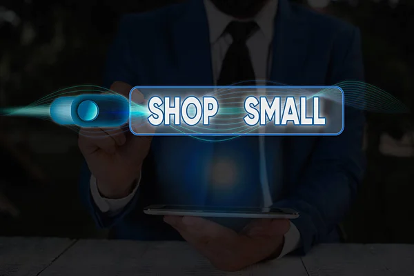 Schrijfbriefje met Shop Small. Zakelijke foto presentatie landelijke beweging die elke dag viert kleine bedrijven. — Stockfoto