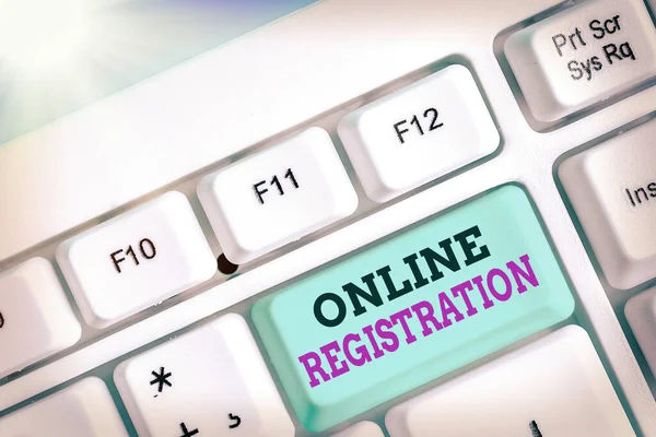 Psaní textu on-line registrace. Pojetí znamená Systém pro přihlášení nebo registraci přes internet. — Stock fotografie