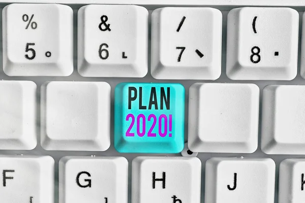 Ecriture conceptuelle montrant le Plan 2020 Texte photo d'entreprise proposition détaillée faire quelque chose l'année prochaine . — Photo