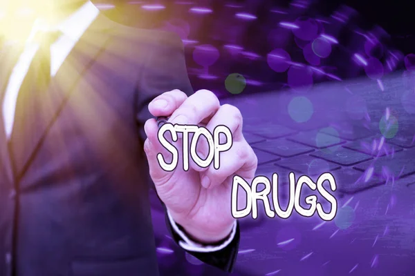Parola che scrive testo Stop alle droghe. Concetto imprenditoriale per porre fine alla dipendenza da sostanze come l'eroina o la cocaina . — Foto Stock