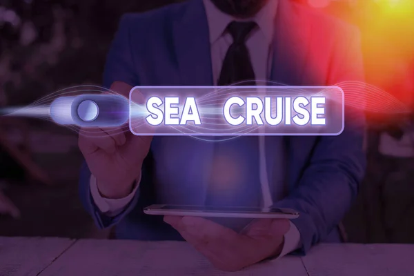 Skriva lapp som visar Sea Cruise. Affärsfoto visa upp en resa på ett fartyg eller båt tas för nöjes skull eller som en semester. — Stockfoto
