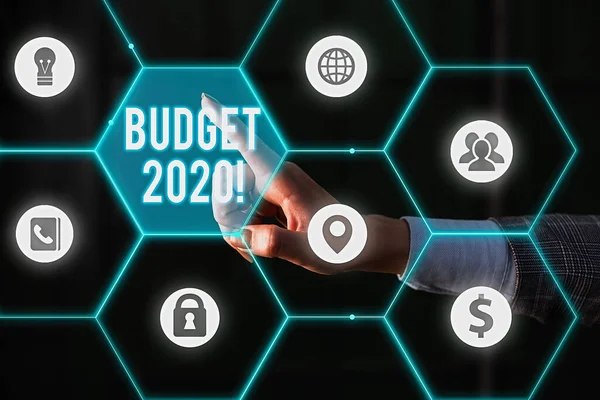 Panneau texte montrant le budget 2020. Estimation conceptuelle des recettes et des dépenses pour l'année en cours . — Photo