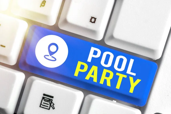 Scrittura concettuale a mano che mostra Pool Party. Foto d'affari in mostra celebrazione che comprende le attività in una piscina . — Foto Stock