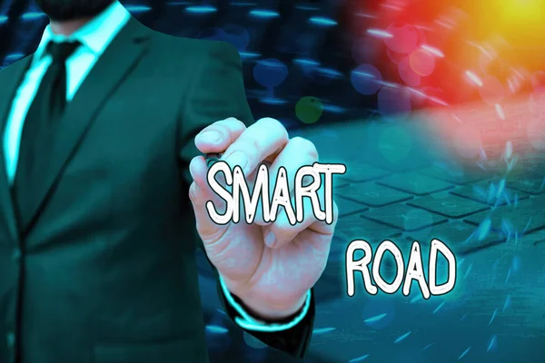 Texto de escritura de palabras Smart Road. Concepto de negocio para el número de diferentes maneras en que las tecnologías se incorporan a las carreteras . — Foto de Stock