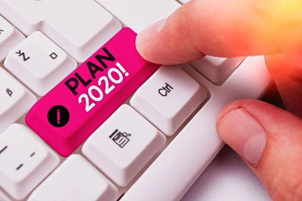 Texto manuscrito Plan 2020. Concepto que significa propuesta detallada para lograr algo el próximo año . — Foto de Stock