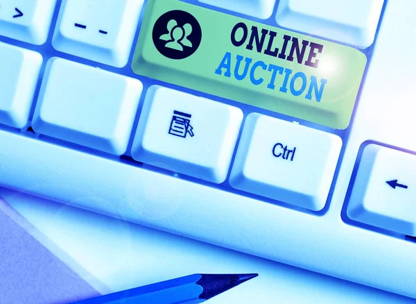 Концептуальний почерк, що показує онлайн аукціон. бізнес фототекст процес купівлі та продажу товарів або послуг в Інтернеті . — стокове фото