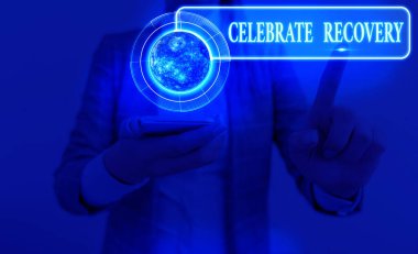 Kelime yazma metni İyileşmeyi Kutla. Nasa tarafından desteklenen bu görüntünün acı ve acı öğeleriyle mücadele eden herkes için iyileştirme programı konsepti.