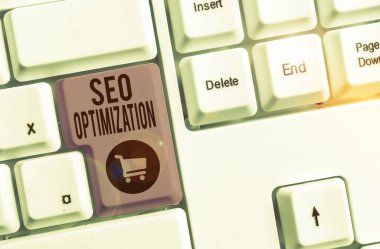 Kelime yazarı Seo Optimizasyonu. Kullanıcılar için bir web sitesi veya web sayfasının görünürlüğünü artırma konsepti.