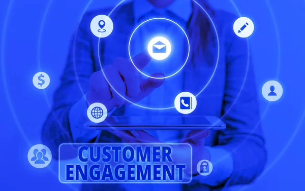 Konceptualny ręczny zapis pokazujący zaangażowanie klienta. Biznesowe zdjęcie tekst emocjonalny związek między klientem a marką. — Zdjęcie stockowe
