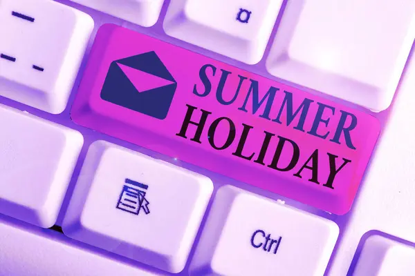 Fogalmi kézírás mutatja Summer Holiday. Üzleti fotó bemutatása Nyaralás a nyári szezonban Iskolai szünet vagy szünet. — Stock Fotó