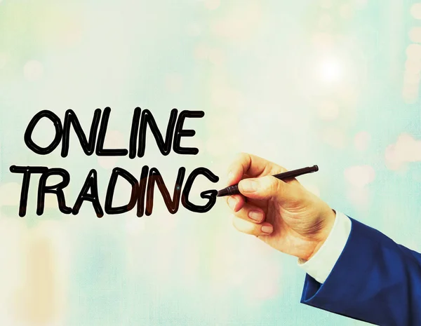 Word σύνταξη κειμένου Online Trading. Επιχειρηματική ιδέα για την αγορά και πώληση χρηματοοικονομικών προϊόντων στο διαδίκτυο. — Φωτογραφία Αρχείου