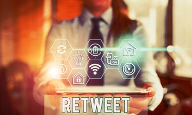 El yazısı metni retweet. Başka bir kullanıcı tarafından gönderilen bir iletiyi twitter yazımında veya iletideki anlamı kavra.