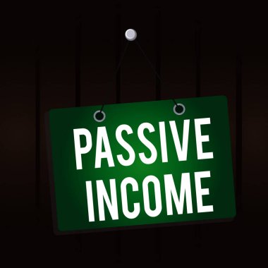 Pasif Gelirleri gösteren bir not yazıyorum. Kiralık bir mülkten elde edilen gelirleri gösteren iş fotoğrafı ve diğer Memo hatırlatıcı boş tahta eklenmiş arka plan dikdörtgeni.