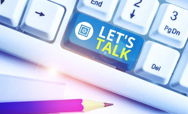 Tekst pisania słów Let Talk. Koncepcja biznesowa, aby omówić coś uczciwie i bezpośrednio, takich jak plan. — Zdjęcie stockowe