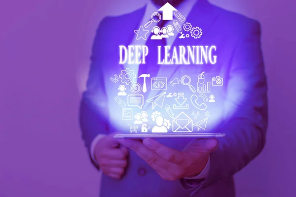 Handgeschreven tekst Deep learning. Concept dat de verzameling algoritmen gebruikt in machine learning. — Stockfoto