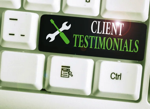 Scrittura concettuale a mano che mostra Testimonianze del Cliente. Testo della foto aziendale Raccomandazione scritta di un cliente soddisfatto . — Foto Stock