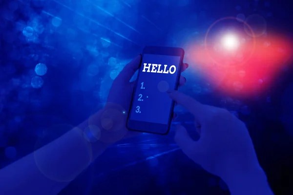 Escritura a mano conceptual que muestra Hello. Texto de foto de negocios utilizado como saludo o para iniciar una conversación telefónica Salude a alguien . —  Fotos de Stock