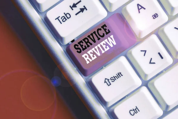 Texto para escrita de palavras Service Review. Conceito de negócio para uma opção para os clientes a avaliar uma empresa é o serviço . — Fotografia de Stock