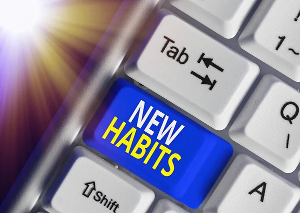 Woord schrijven tekst New Habits. Business concept voor verandering van de routine van gedrag dat regelmatig wordt herhaald. — Stockfoto