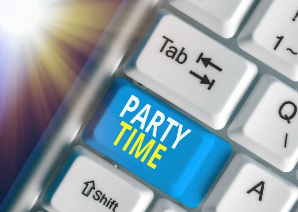 Parola di scrittura del testo Party Time. Business concept per il momento giusto per festeggiare e divertirsi nell'evento sociale . — Foto Stock