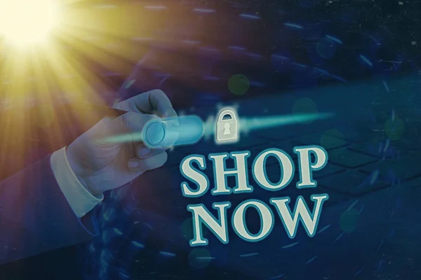 Escritura a mano conceptual mostrando Shop Now. Foto comercial que muestra la acción o actividad de la compra de bienes en tiendas o en línea . —  Fotos de Stock