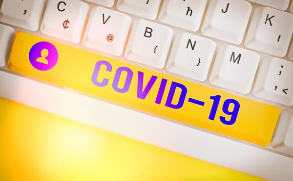 Escritura manual conceptual que muestra Covid19. Foto de negocios que muestra una enfermedad respiratoria leve a grave causada por un coronavirus . —  Fotos de Stock