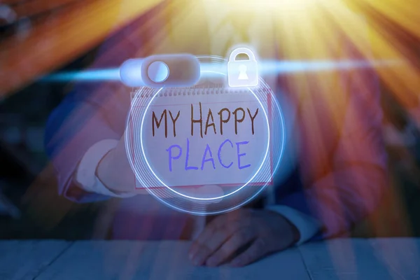 Textskylt "My Happy Place". Konceptuell bild något trevligt har hänt eller de känner sig nöjda med livet. — Stockfoto