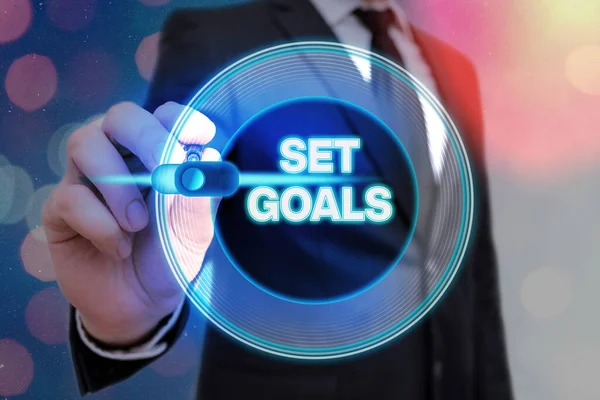 Escrevendo nota mostrando Set Goals. Foto de negócios mostrando Definir ou alcançar algo no futuro com base no plano . — Fotografia de Stock